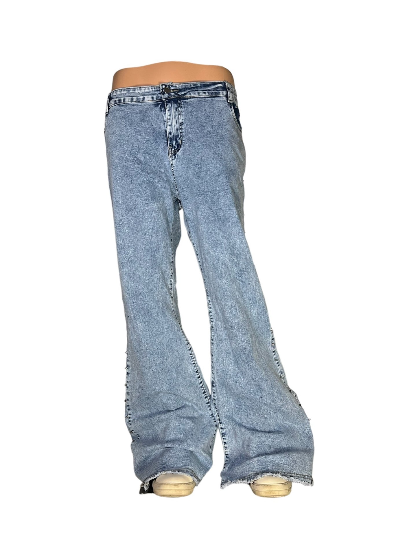 UW01 SPIKED FLARED DENIM (BLACK)